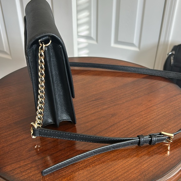 Michael Kors black purse with adjustabletable strap and gold chain. - Picture 2 of 9